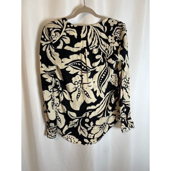 T TAHARI Women’s Black and Ivory Floral Blouse Size XS. - Picture 2 of 7